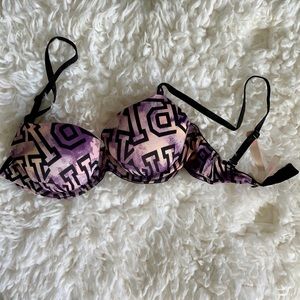 Victoria’s Secret PINK bra